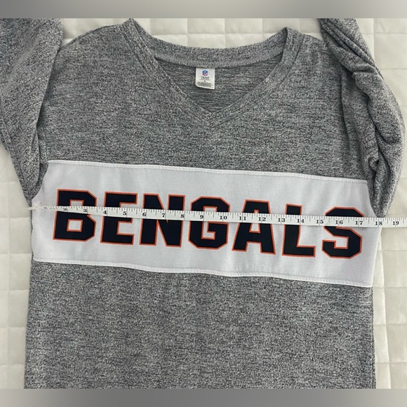 Bengals NFL Team Apparel Side Slit Pull Over/Sweater Grey Size Small. - Picture 7 of 8
